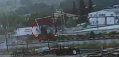 Muğla&rsquo;daki feci kazada araba ikiye b&ouml;l&uuml;nd&uuml;! İşte o anlar