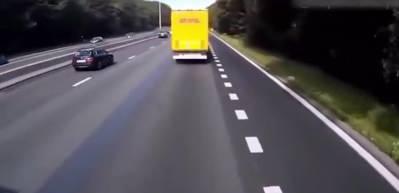 Trafik kurallarını ihlal eden s&uuml;r&uuml;c&uuml; kazaya davetiye &ccedil;ıkardı