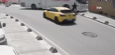 Freni boşalan otob&uuml;s az kalsın yayayı eziyordu