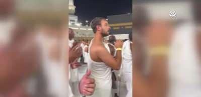 İspanya'dan Mekke'ye at sırtında ulaştılar: Hacı adayları Kabe'de g&ouml;zyaşı d&ouml;kt&uuml;