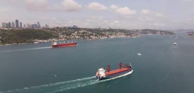 Bakan Uraloğlu Türk Boğazları'ndan geçen gemilerle ilgili konuştu! Zam geliyor..