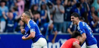 Santi Cazorla tarih yazmaya devam ediyor! 