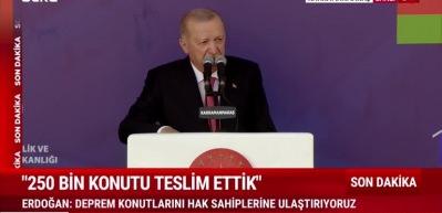 Cumhurbaşkanı Erdoğan muhalefete y&uuml;klendi "Koltuk kavgası" g&ouml;ndermesinde bulundu