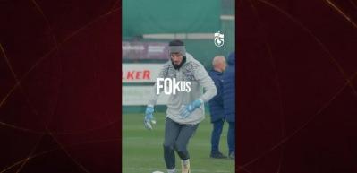 Fenerbahçe'ye transferi iptal olan Uğurcan Çakır Trabzonspor'la masaya oturacak