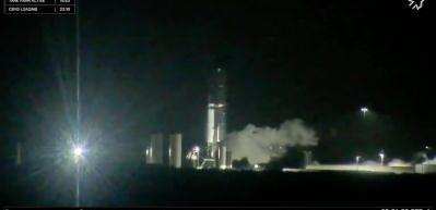 SpaceX roketi Starship, test sırasında alev topuna dönerek patladı