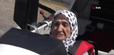 83 yaşındaki kadının huzurevinde kurduğu "u&ccedil;ma" hayali kokpitte 700 metreye &ccedil;ıkarak ger&ccedil;ek oldu