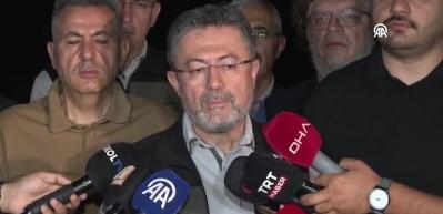 İbrahim Yumaklı: İzmir, Aydın, Denizli, ve Manisa'da 9 büyük yangın çıktı