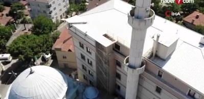 İstanbul'da enteresan bir cami: Minare ile bina iç içe!