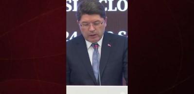 Bakan Tunç: Rüşvet soruşturmaları yasal çerçevede sürüyor