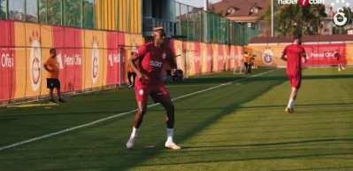 Galatasaray taraftarının merakla beklediği Osimhen transferi ile ilgili müjdeli haber!