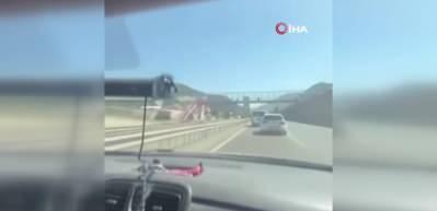 Sirenlere aldırmadı umursamaz sürücü orman yangın ekibine yol vermedi