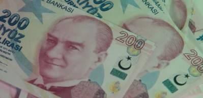 Dolar ve avro güne rekor seviyelerden başladı