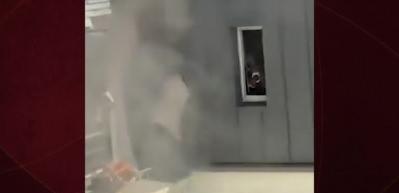 Fransa'da kahraman bakıcı alevlerin arasından 4 bebeği işte b&ouml;yle kurtardı