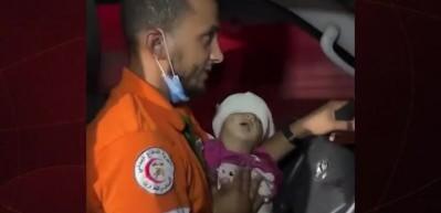 Hayat kurtaran m&uuml;cadele: Ambulans direksiyonunda umutla yarış