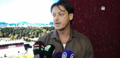Mesut Özil, kuracağı akademide dünya çapında futbolcular yetiştirmeyi hedefliyor