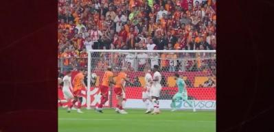 Osimhen parayı değil sevgiyi tercih etti: İşte anlaşılan rakamlar