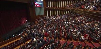 Cumhurbaşkanı Erdoğan, K&uuml;lliyesi&rsquo;deki &lsquo;En Uzun Gece&rsquo; destanının ilk temsiline katıldı