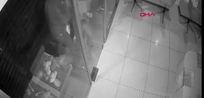 Saniyeler i&ccedil;inde kuyumcuyu soydular! İşte 600 bin dolarlık hırsızlık...