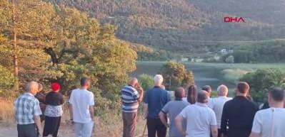 Kayık alabora olunca g&ouml;lde kayboldu!