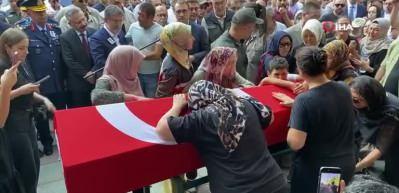 Yangın şehidi Ey&uuml;p Dereli'nin oğlu: Baba, ben sensiz ne yapacağım?