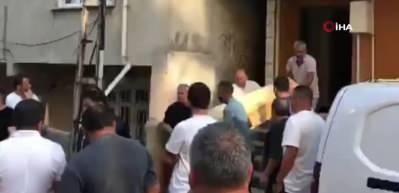 Anne ve babasını bı&ccedil;aklayarak &ouml;ld&uuml;rd&uuml;