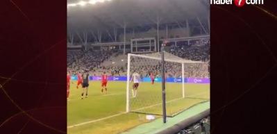 Karabağ tribünlerinden duygulandıran an: 44. dakikada hem slogan hem gol