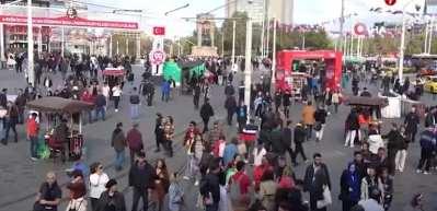 D&uuml;nya n&uuml;fusu artıyor ama doğum oranları alarm veriyor, T&uuml;rkiye&rsquo;de tarihinin en d&uuml;ş&uuml;k seviyesinde