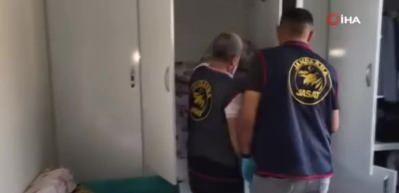 Gaziantep'te aile i&ccedil;i cinayete gizli tanık damgası: Baba ve amca tutuklandı