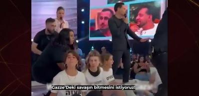 İsrail'de aktivistler canlı yayını bastı! Gazze'de ateşkes sloganları attılar