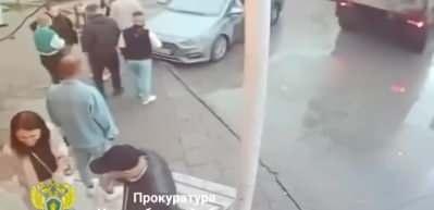Kalabalığa doğru kayonetini süren şüpheli yakalandı