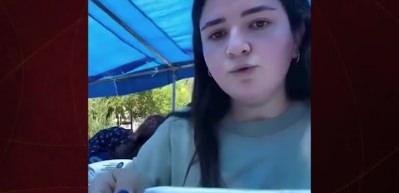 Gen&ccedil; bir kız, dedesi ve babaannesi i&ccedil;in d&uuml;zenlenen mevlitte tadım videosu &ccedil;ekti
