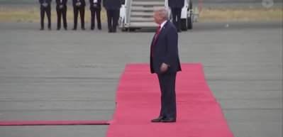 Trump, Putin'i alkışlayarak karşıladı