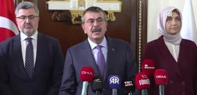 Milli Eğitim Bakanı Yusuf Tekin&rsquo;den okul forması a&ccedil;ıklaması: Velilere &ouml;nemli &ccedil;ağrı!