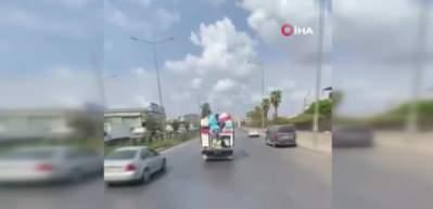 Biri kendini kamyonette iple bağladı, diğeri kamyonette hamak keyfi yaptı 