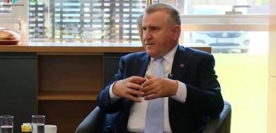 Gençlik ve Spor Bakanı Osman Aşkın Bak, Başkan Erdoğan talimat için kolları sıvadı