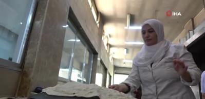  Mardinli kadınlar tandırlarda emeklerini pişiriyor