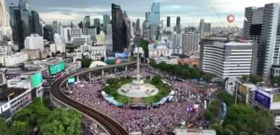 Tayland Anayasa Mahkemesi, Başbakan Paetongtarn Shinawatra ve kabinesini görevden aldı