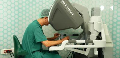 Böbrek tümörlerinde robotik cerrahi konforlu tedavi sağlıyor