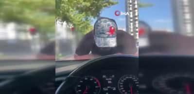 Cam silme bahanesiyle araç sahiplerinden zorla para isteyip hakaretler eden şüpheli tutuklandı