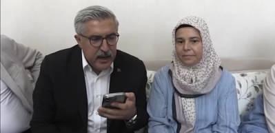 Cumhurbaşkanı Erdoğan'ın "Terörsüz Türkiye" mektubunu  AK Parti Genel Başkan Yardımcısı Hüseyin Yayman şehit ailesine teslim etti