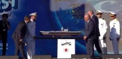 Fransız basını: T&uuml;rkiye en b&uuml;y&uuml;k savaş gemisi inşa eden &uuml;lke olacak