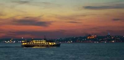 İstanbul Valiliği turist tekneleriyle ilgili &ouml;nemli bir karar aldı