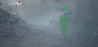 İsrail bu cesaretle baş edemiyor! İki tankın arasına sızdı, &ccedil;ıplak elle Merkava&rsquo;nın kapısını zorladı