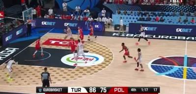 Alperen Şeng&uuml;n, EuroBasket tarihinin bir ma&ccedil;ta triple-double yapan en gen&ccedil; oyuncusu oldu