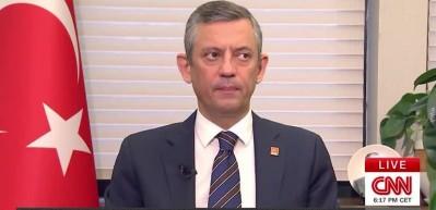 CHP içindeki kargaşa sonrası Özgür Özel soluğu yine İngilizlerde aldı