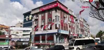CHP'nin Bahçelievler'deki binasına 'İstanbul İl Başkanlığı' yazısı asıldı