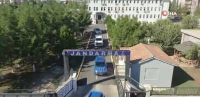 El bombası ve silahlarla yakalanan 2 şüpheli tutuklandı