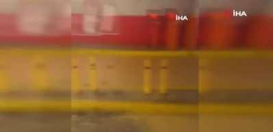 Kazı sırasında su borusu patladı, AVM otoparkı dereye döndü