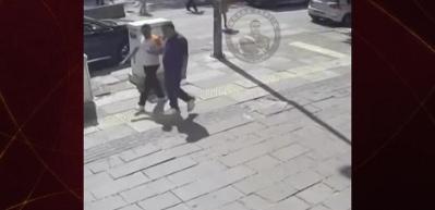 Yol verme kavgasında maganda sürücü kadına yumrukla saldırdı