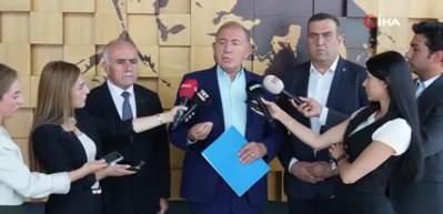 Gürsel Tekin: “Sürekli yalanlarınızı düzeltmek zorundayız, ama teslim olmayacağız”